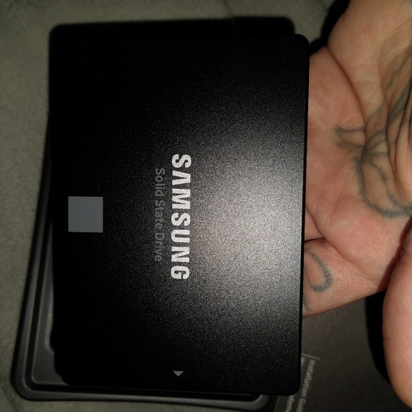 Samsung 870EVO * Brand new in box* - Picture 4 of 5